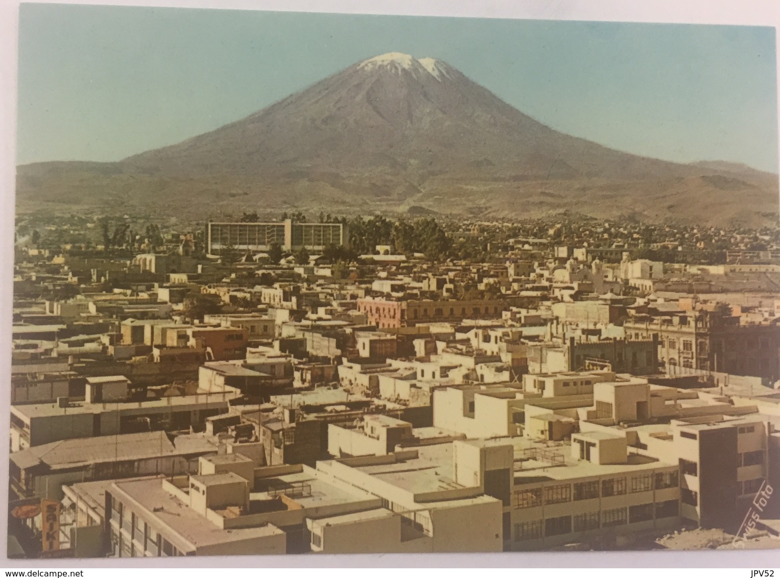 (629) Peru - Arequipa - Panorama Of The Town With The Misti. - Pérou