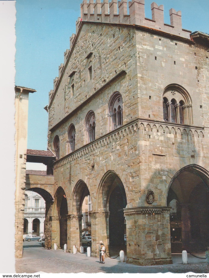 Bergamo-palazzo Della Ragione - Bergamo