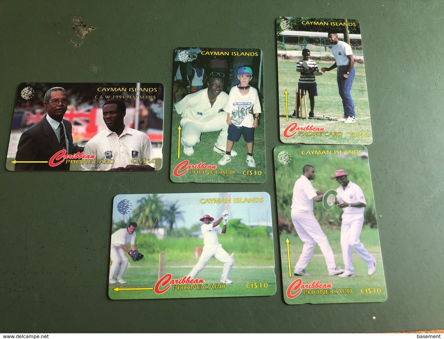 Cayman Islands -  5 Different Cards With Cricket - Kaaimaneilanden