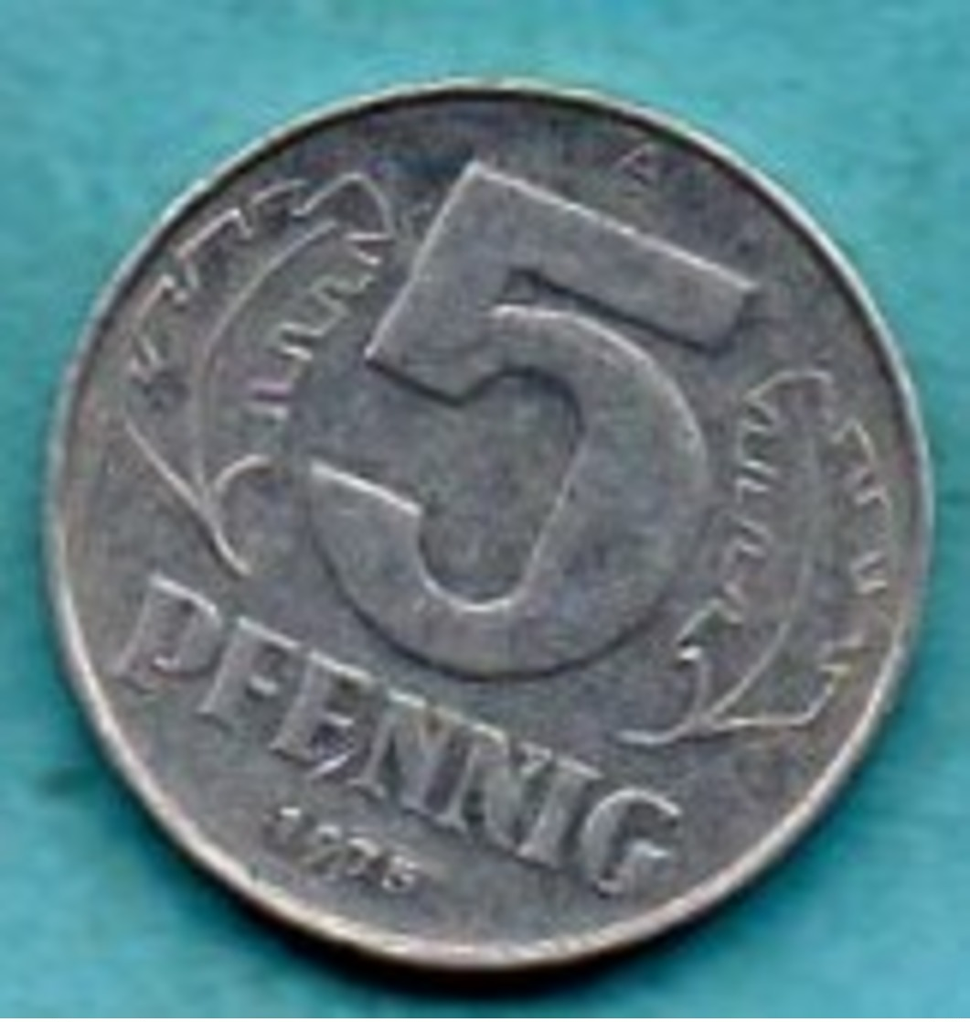 R17/ ALLEMAGNE EST / DDR / RDA  5 Pfennig  1975 A - 5 Pfennig