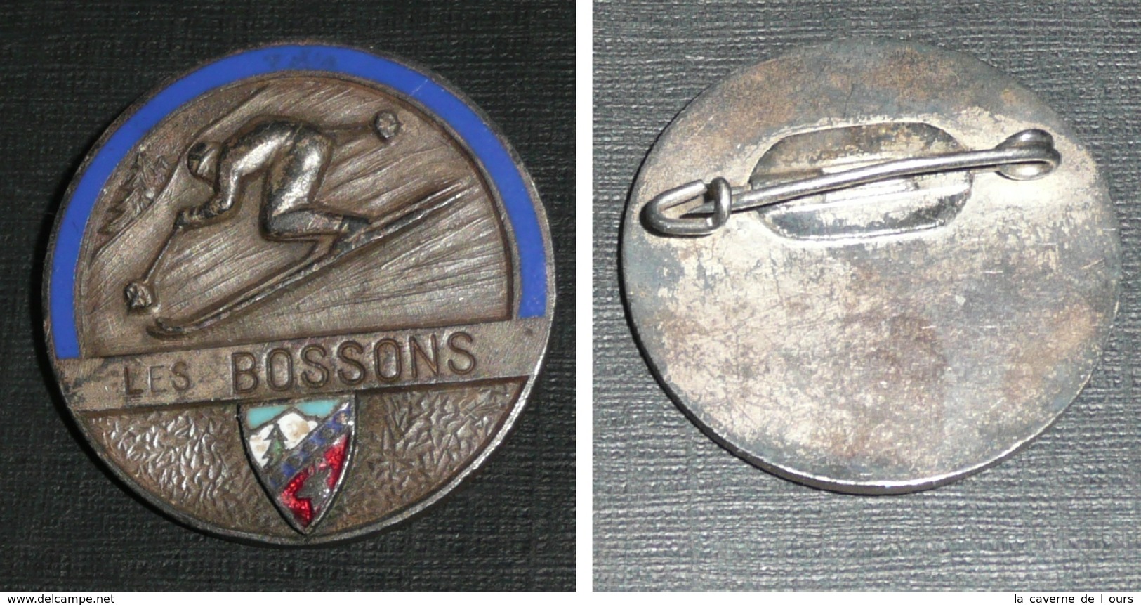 Rare Broche En Métal émaillé, Ski Skieur, Les Bossons, Ecusson - Sports D'hiver