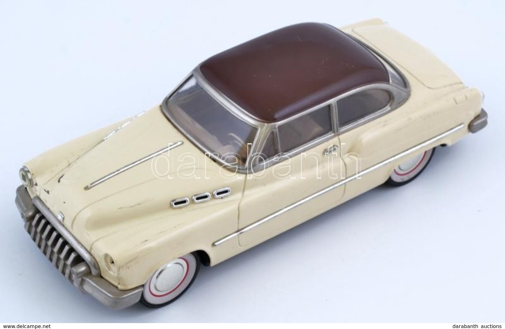 Buick Sedan, 50' Fifties, Japán Gyártmányú, Kopásnyomokkal, Az Egyik Elülső Lámpa Hiányzik, 27x10x7,5 Cm - Other & Unclassified