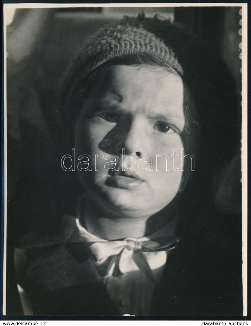 Cca 1933 Kinszki Imre (1901-1945) Budapesti Fotóművész  Pecséttel Jelzett Vintage Fotóművészeti Alkotása (Boy's Portrait - Other & Unclassified