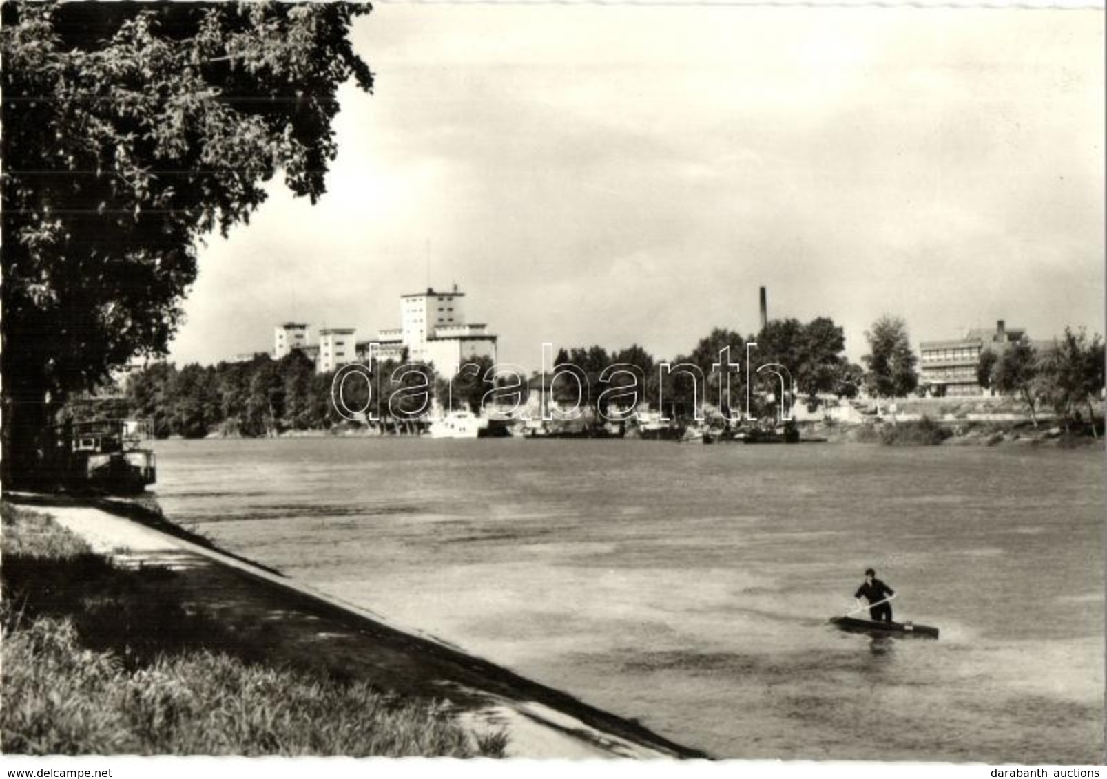 ** * 32 Db Modern Magyar Városképes Lap; Szolnok, Karcag, Berekfürdő / 32 Modern Hungarian Town-view Postcards - Zonder Classificatie