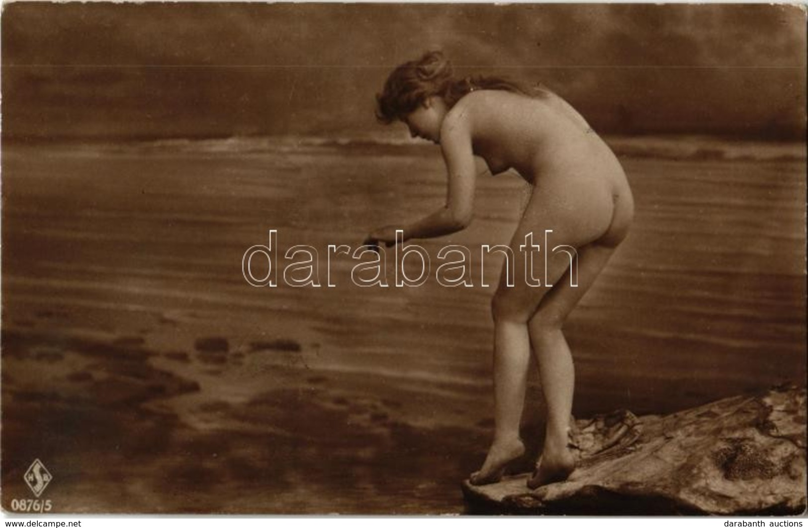 ** T2/T3 Lady By The Sea, Vintage Erotic Postcard. HSB 0876/5. (fl) - Sin Clasificación