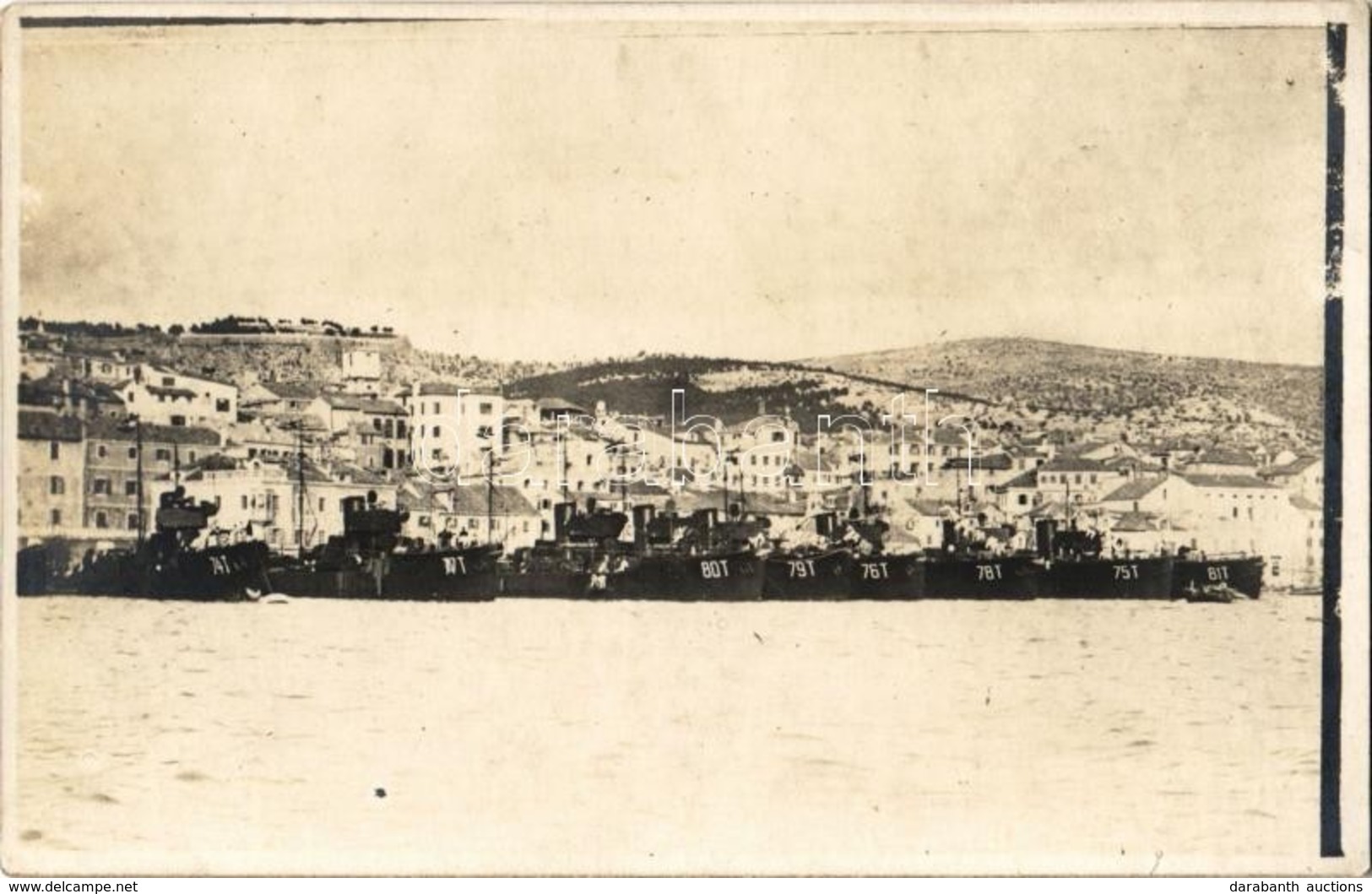 * T2 Sibenik, Sebenico; Osztrák-Magyar Monarchia Haditengerészetének Torpedónaszádjai A Kikötőben: SM Tb 74 T (később Ro - Sin Clasificación