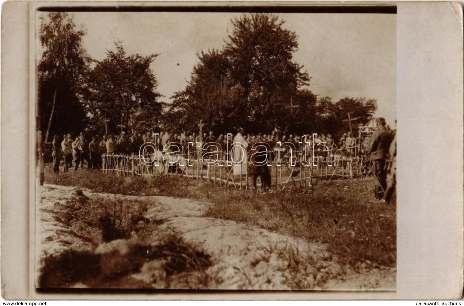 * T2/T3 1916 Koniuchy, Osztrák-magyar Hősi Katona Temetése / WWI K.u.K. Military, Funeral Of A Hero Soldier. Photo  (fl) - Non Classés