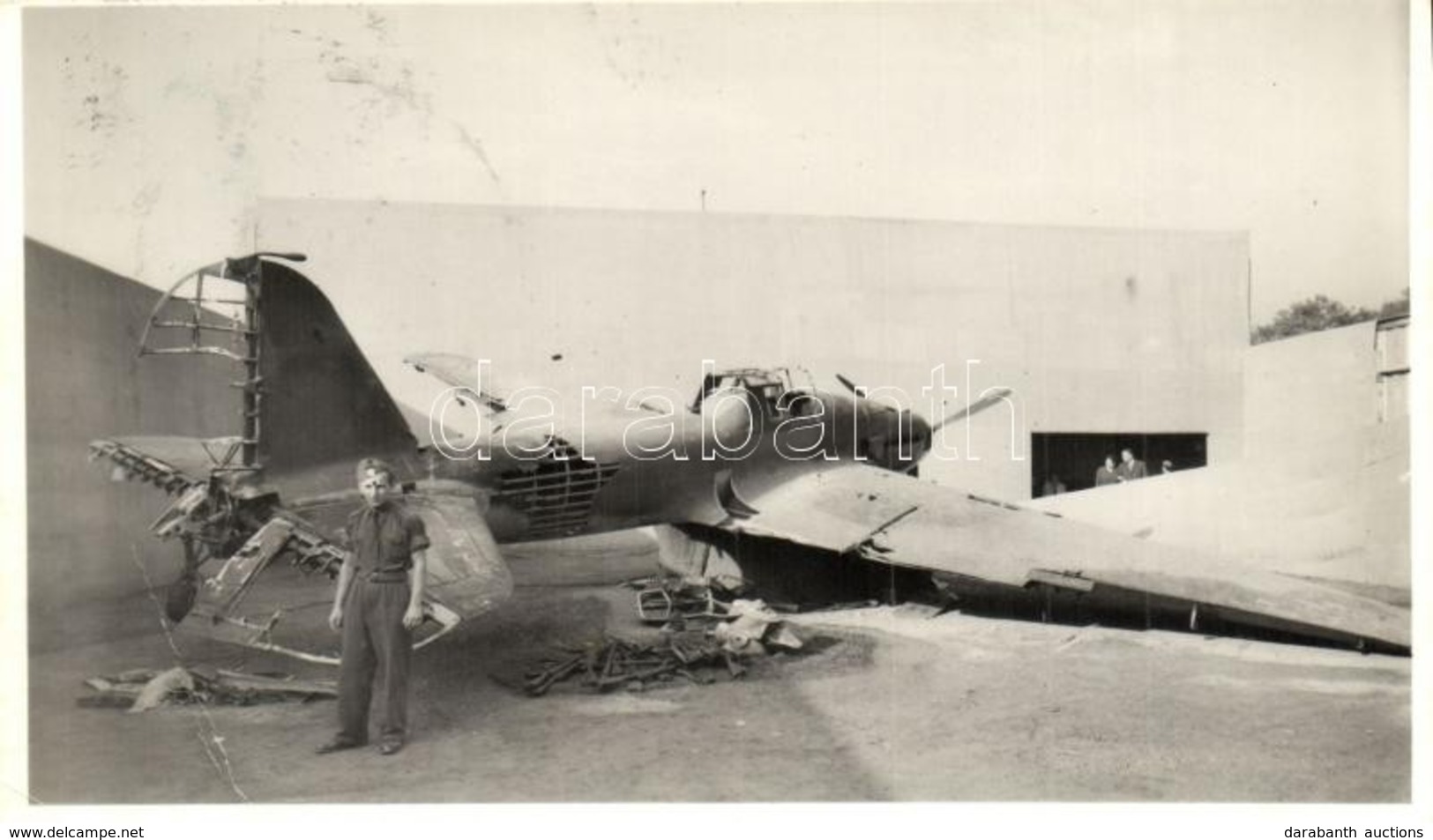 T3 1941 Budapest, Őszi Lakberendezési Vásár; Lelőtt Szovjet Bombavető / Damaged Soviet Bomber Plane At Display, So. Stpl - Unclassified