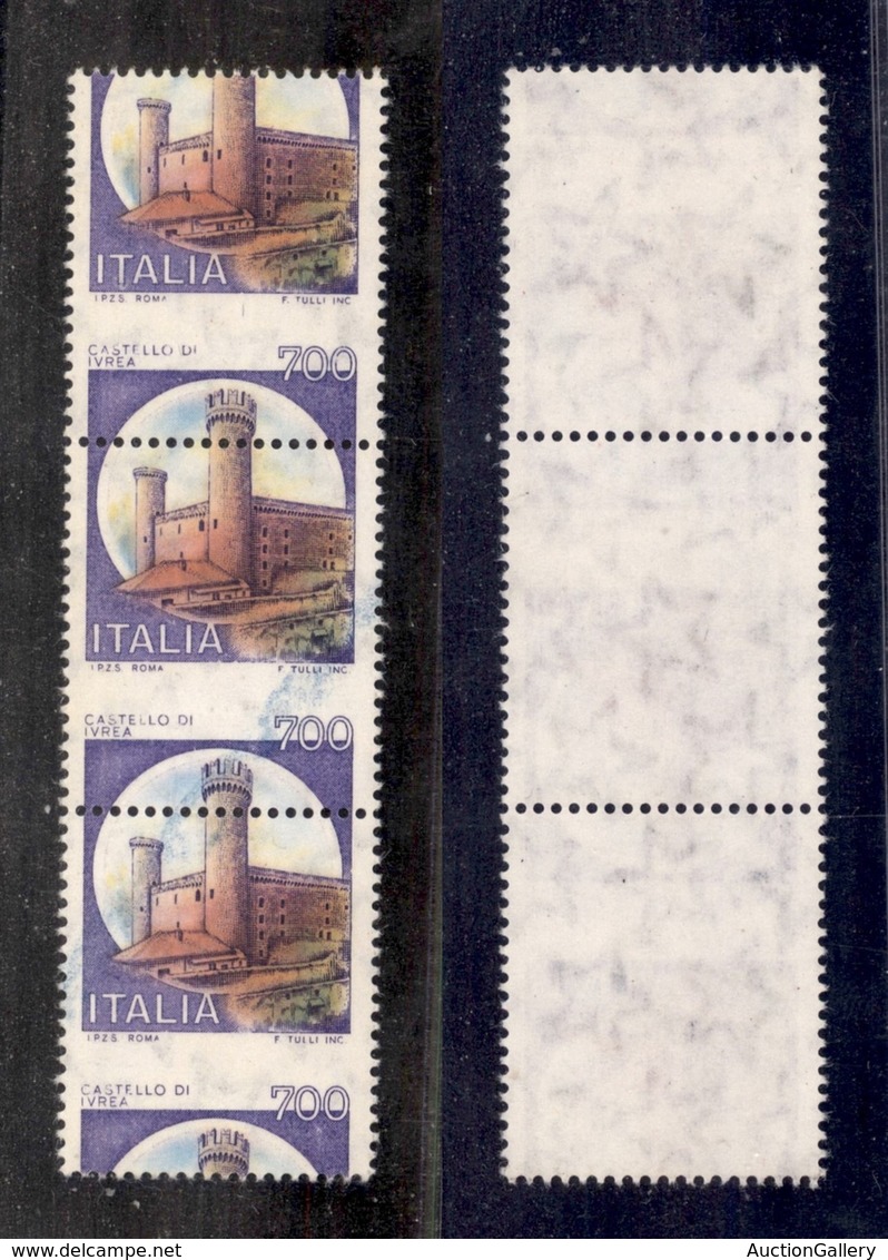 REPUBBLICA - 1980 - 700 Lire Castelli (1524) - Striscia Verticale Di Tre Con Dentellatura Orizzontale Molto Spostata - G - Altri & Non Classificati