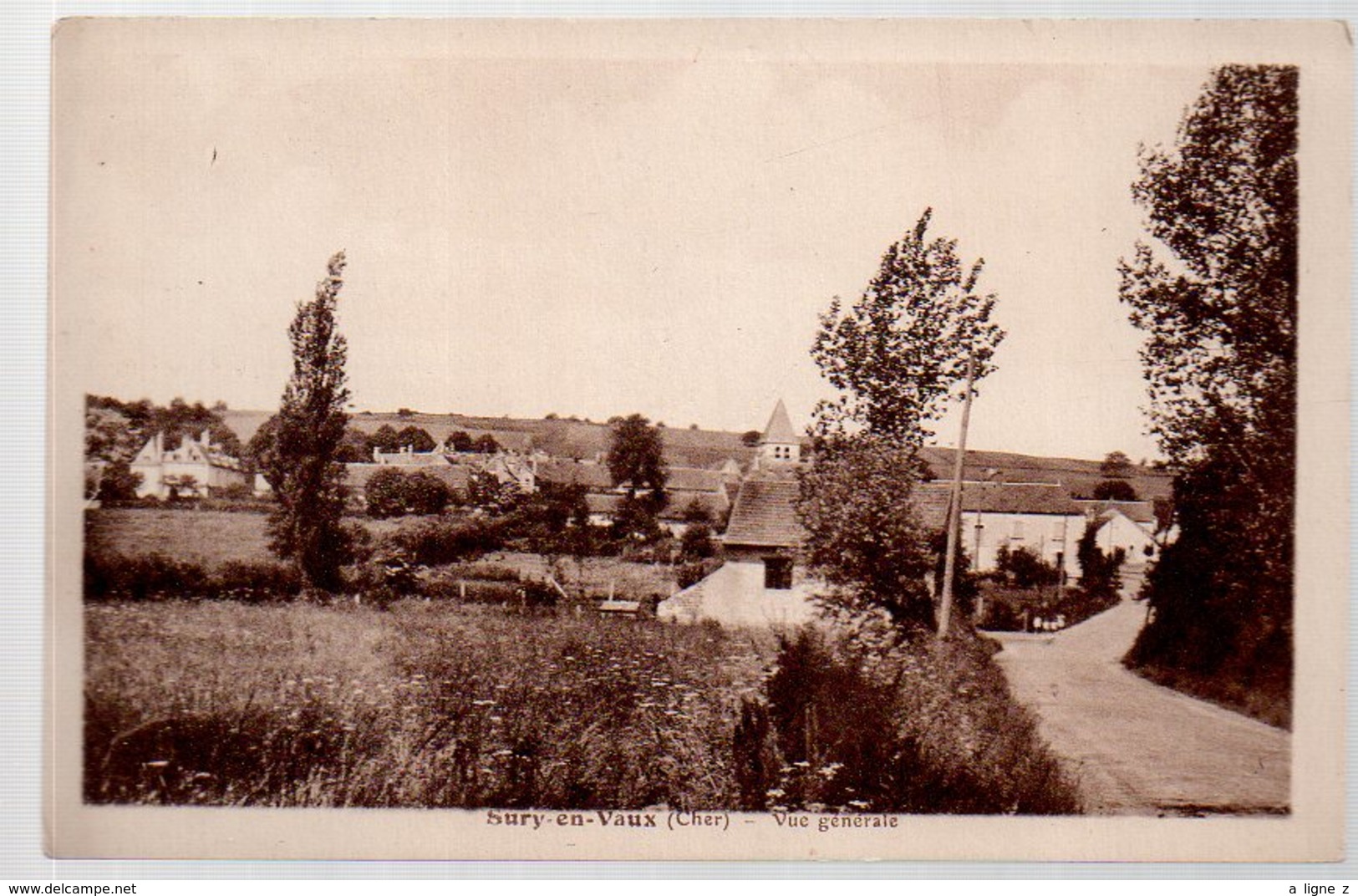 REF 373 : CPA 18 SURY EN VAUX Vue Générale - Sury-près-Léré