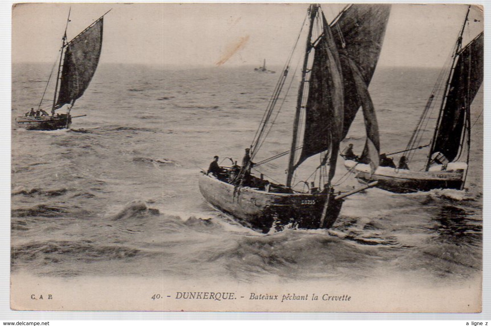 REF 371 : CPA 59 DUNKERQUE Barques Péchant La Crevette - Dunkerque