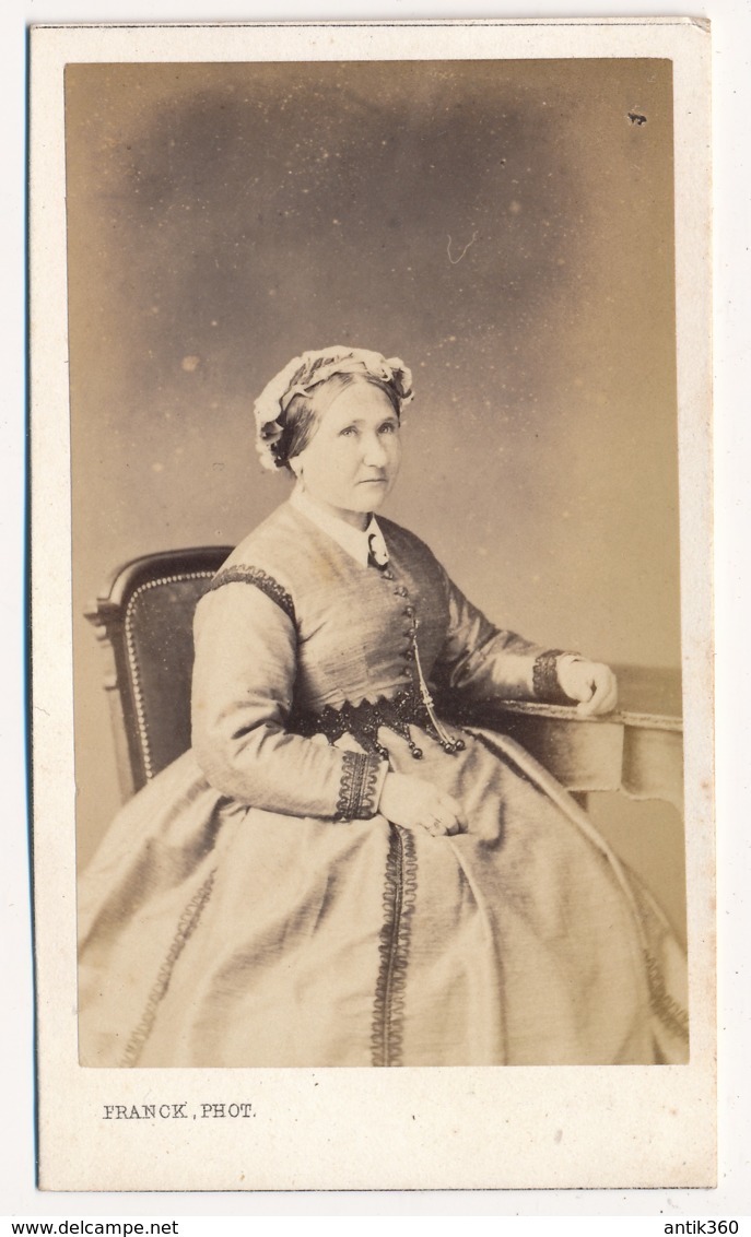 Photographie Ancienne XIXe CDV Portrait D'une Femme 1860 Photographe FRANCK à Paris - Ancianas (antes De 1900)