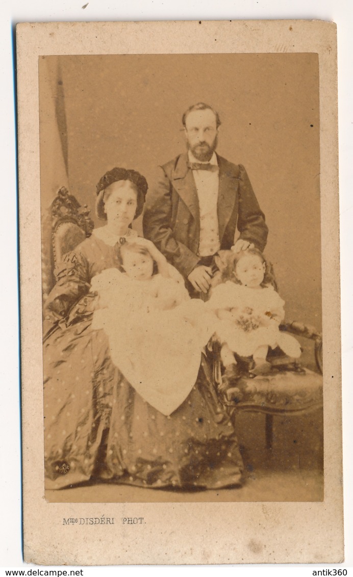 Photographie Ancienne XIXe CDV Portrait D'une Famille 1860 Photographe DISDERI Brest - Anciennes (Av. 1900)