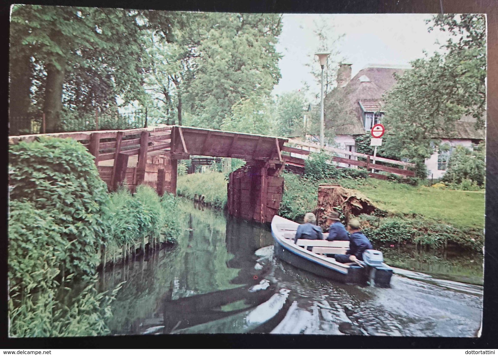 Groeten Uit GIETHOORN - TIJPISCH VENETIAANS DORP -   Nv - Giethoorn