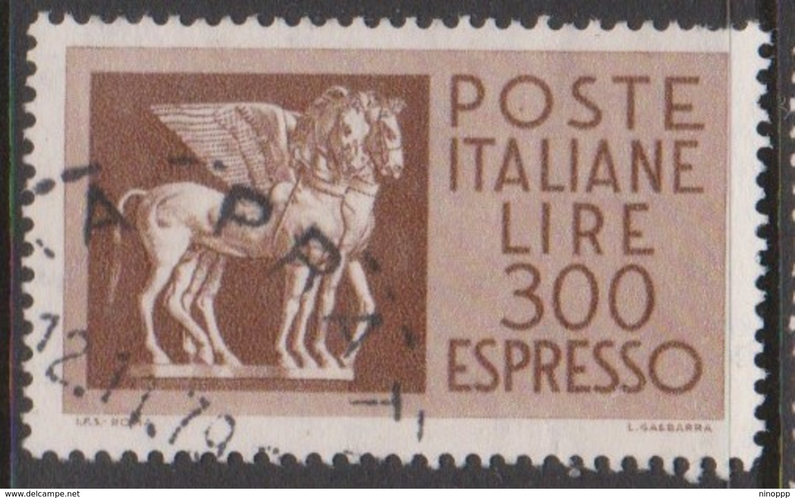 Italy E 38 1974  Special Delivery Stamp,300 Lire Brown,used - Express/pneumatic Mail