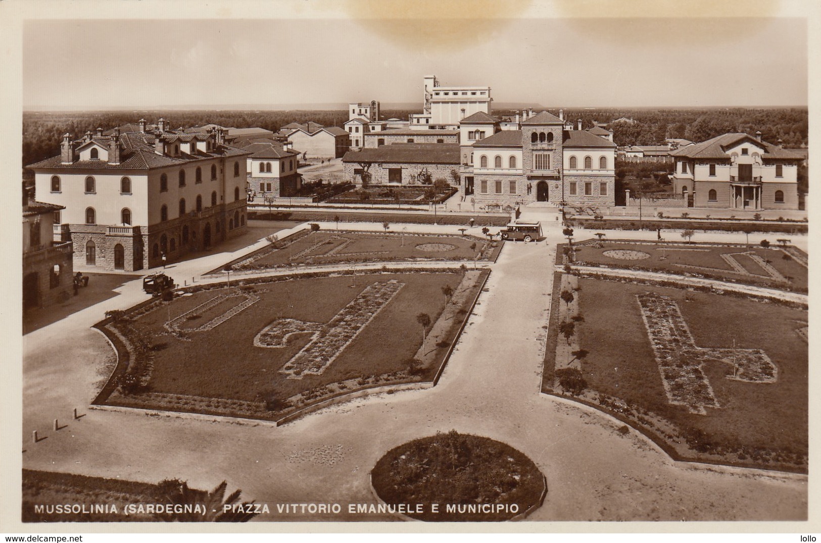 Sardegna - Oristano - Arborea - La Piazza Vittorio Emanuele -- Molto Bella - F. Piccolo - Other & Unclassified