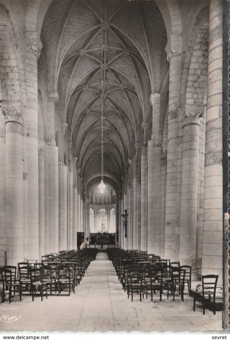 SAINT-JOUIN DE MARNES. - Eglise Abbatiale ( XIè - XIIè Siècle ). La Nef Centrale - Saint Jouin De Marnes