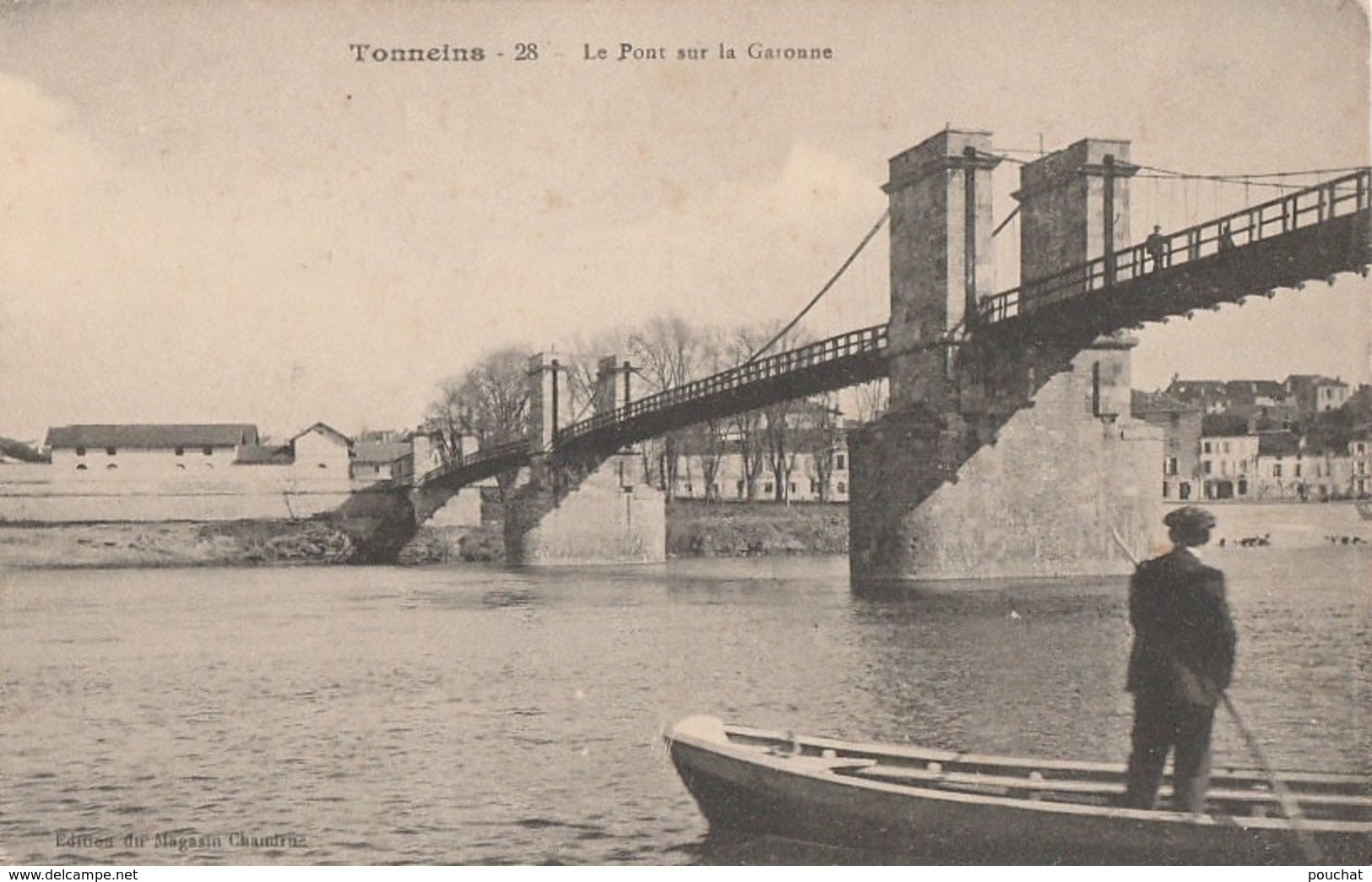 D23- 47) TONNEINS - PONT SUR LA GARONNE - (ANIMEE - PERSONNAGE - BARQUE - 2 SCANS) - Tonneins