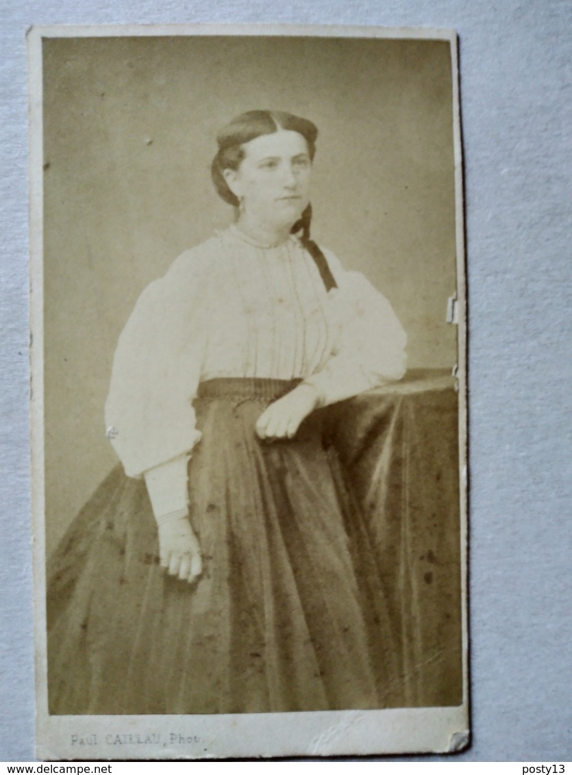 Photographie Ancienne CDV - Portrait Jeune Femme - Photo Paul Caillaud, Moissac - Albumen - Antiche (ante 1900)