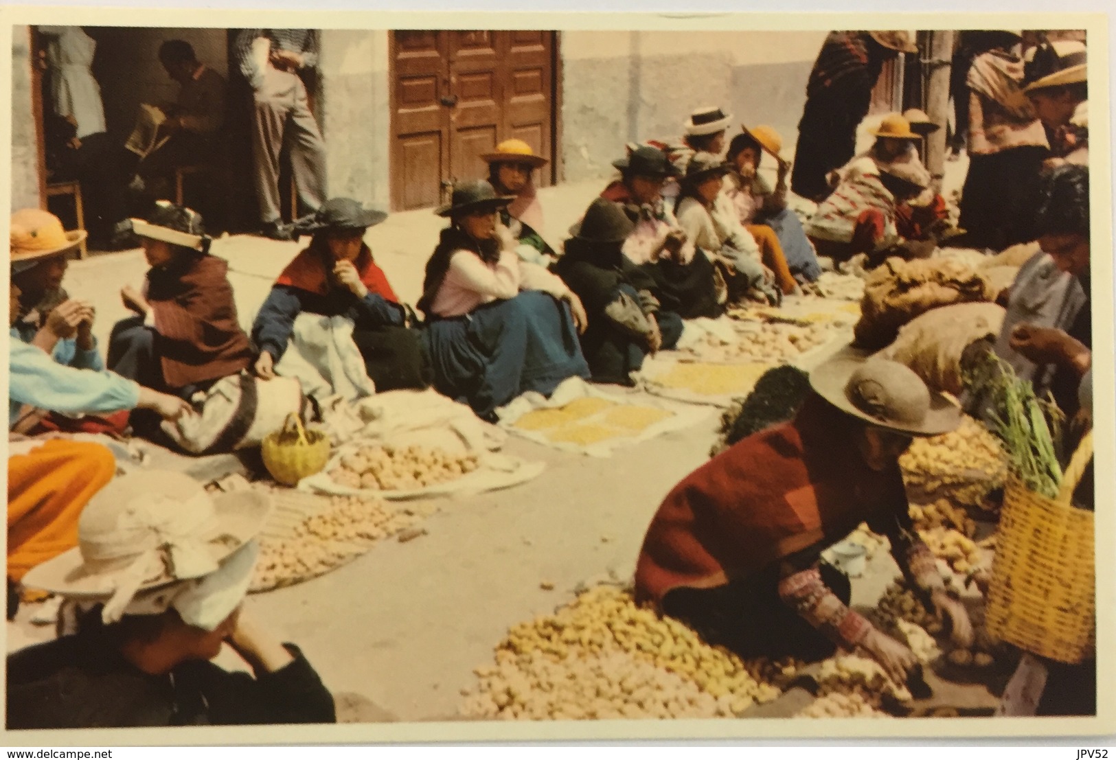 (683) Peru - Huancayo - Sunday Market - Patatoes - Pérou