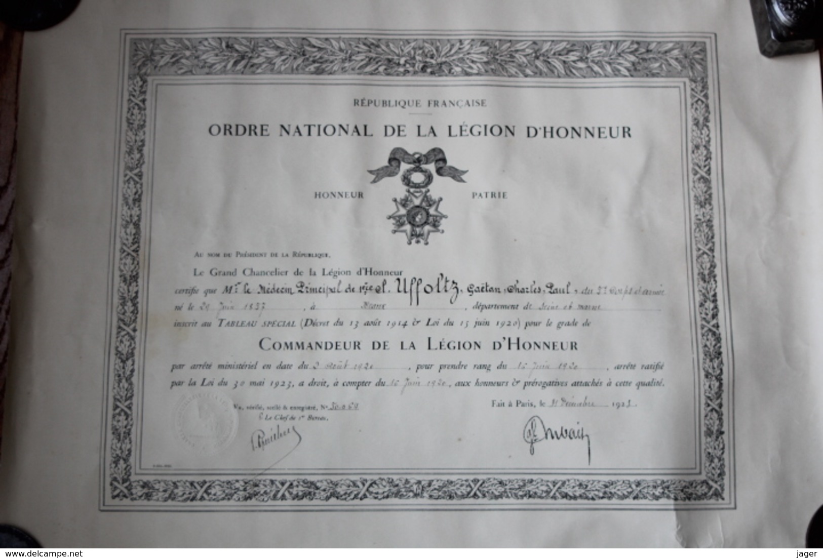 Diplome De  La Legion COMMANDEUR  Medecin Principal 1 Ere Classe 1923 - Diplômes & Bulletins Scolaires