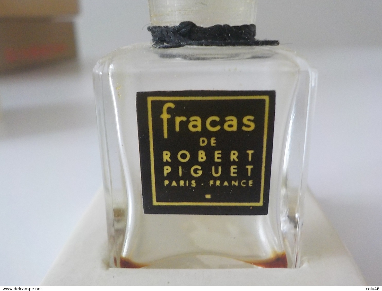 Miniature Ancienne Dans Coffret Robert Piguet Fracas - Miniatures (avec Boite)