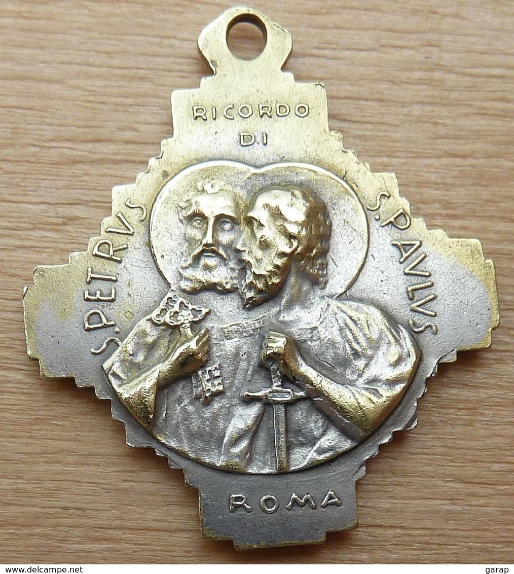 Mad-213 Médaille Ancienne Forme Croix Pius XII, Au Dos St Pétrus Et St Paulus - Autres & Non Classés