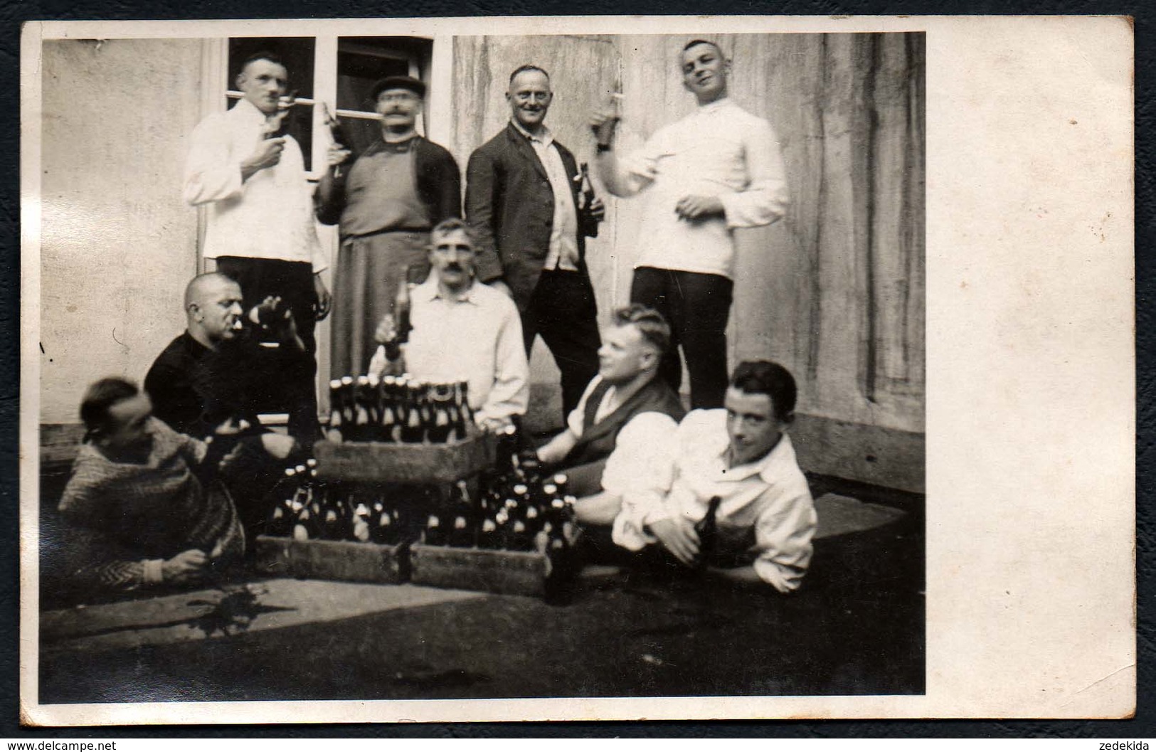 C6939 - Männer Beim Bier Trinken Vintage - Fotografie