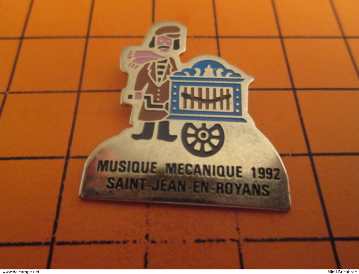 516B PIN'S PINS / Rare & Belle Qualité ! / Thème : MUSIQUE / ORGUE DE BARBARIE MUSIQUE MECANIQUE 1992 ST JEAN EN ROYANS - Music