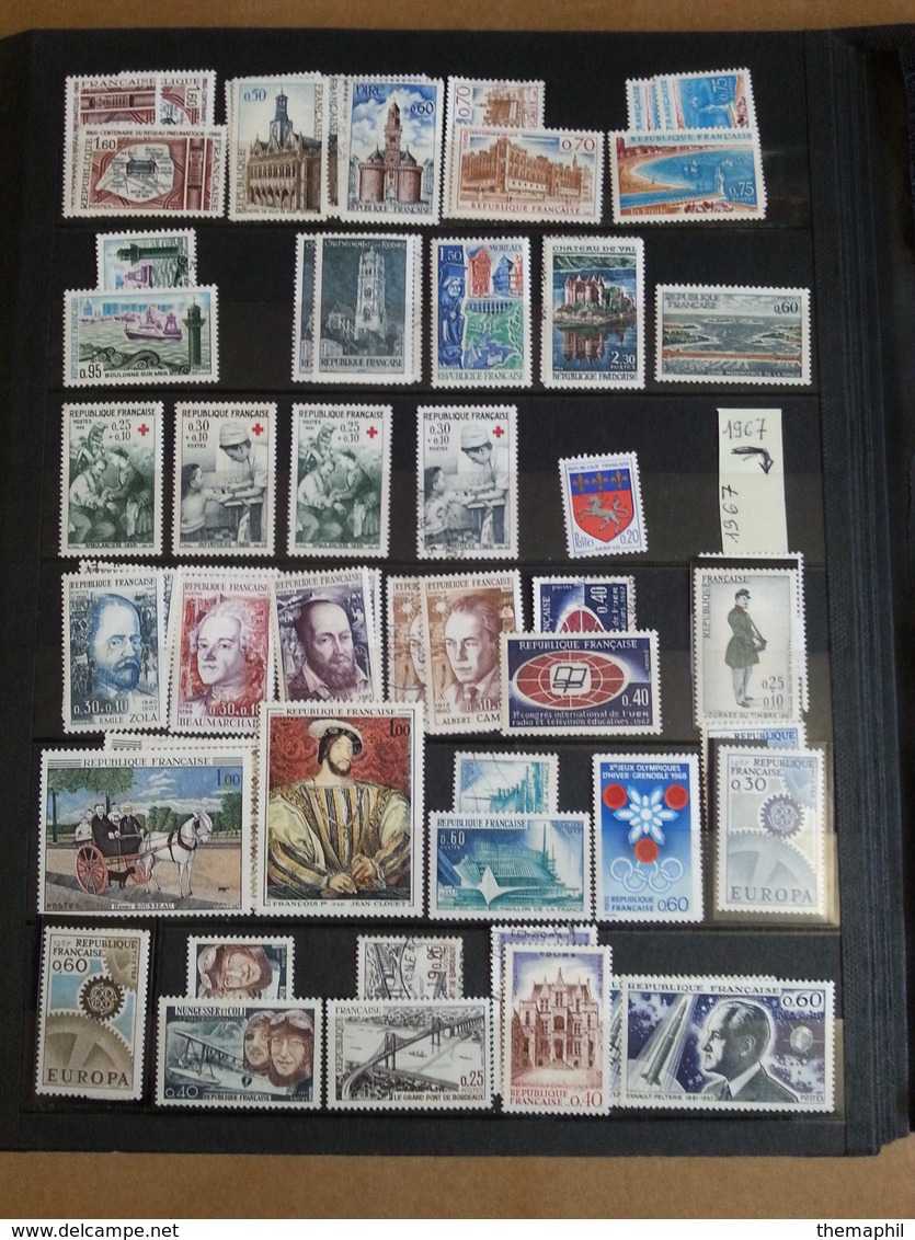 lot n° 704 FRANCE coll. 1900 / 1975 neufs ou obl.. dans un gros classeur