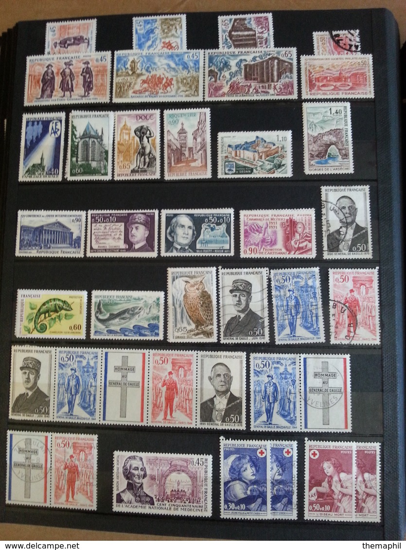 lot n° 704 FRANCE coll. 1900 / 1975 neufs ou obl.. dans un gros classeur