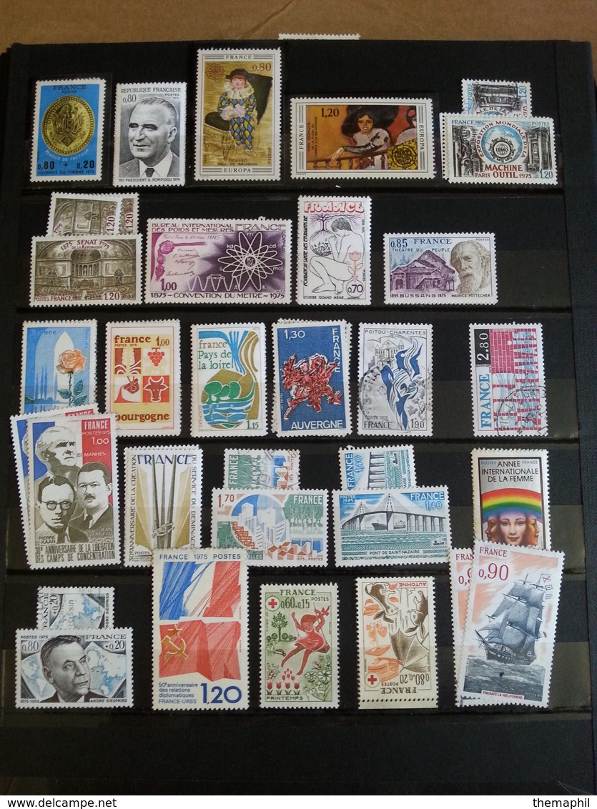 lot n° 704 FRANCE coll. 1900 / 1975 neufs ou obl.. dans un gros classeur