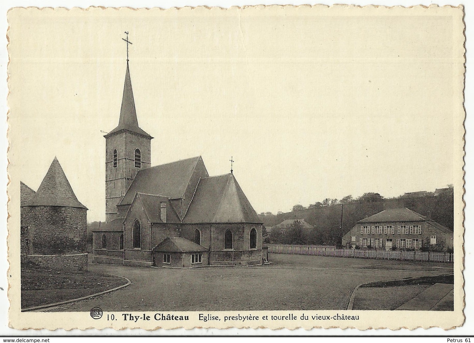 THY-le-CHATEAU - Eglise, Presbytere Et Tourelle Du Vieux-château - Walcourt