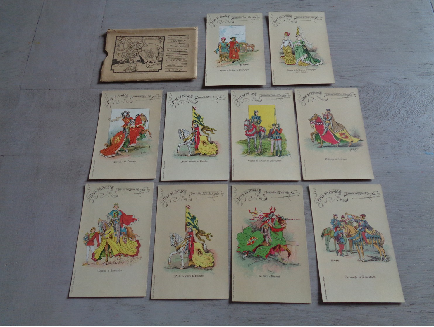 Beau Lot De 10 Cartes Postales Avec Poschette De Belgique  Bruges  Tournoi De L' Arbre D' Or   10 Postkaarten  Brugge - 5 - 99 Cartes