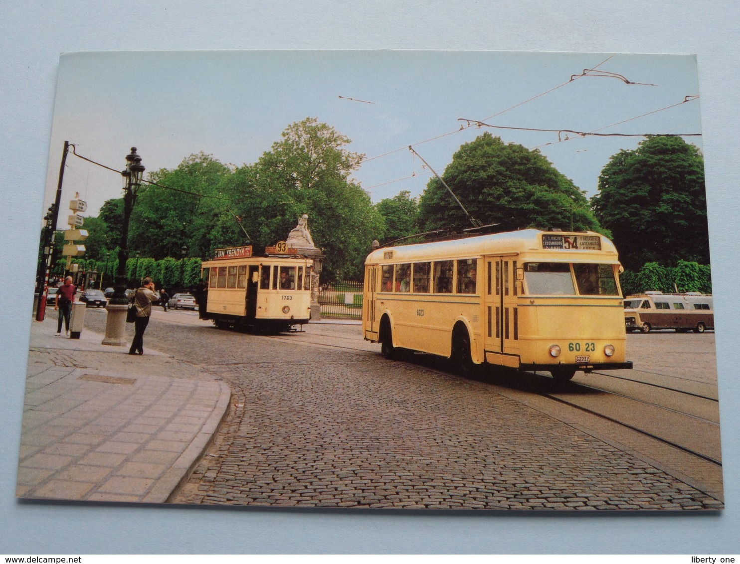 Rue ROYALE Koningstraat TROYLEYBUS 6023 & TRAM 1763 Brussel ( Thill ) Anno 19?? ( Voir / Zie Photo )  ! - Vervoer (openbaar)