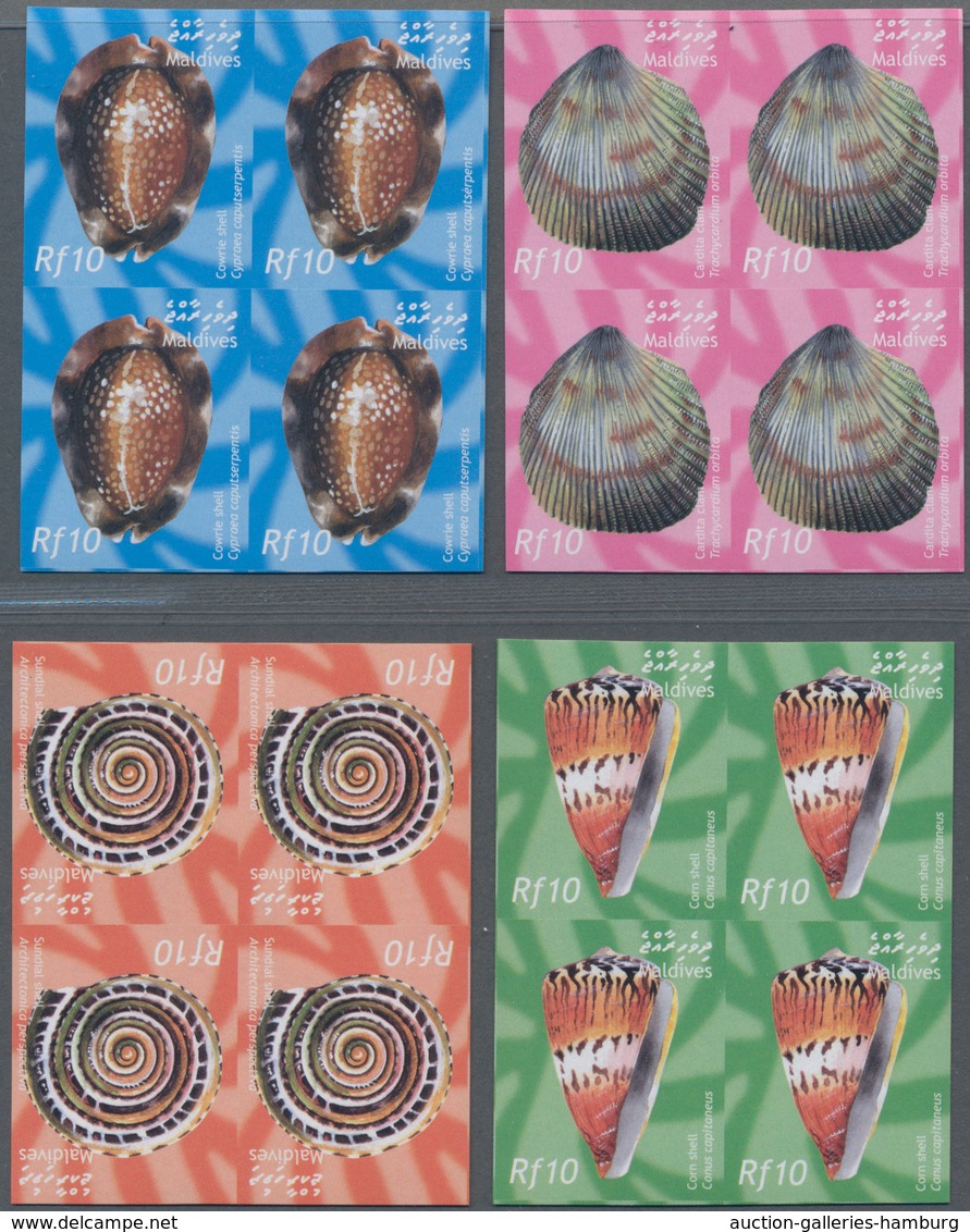 Malediven: 2003, Sea Snails And Shells Complete Set Of Four In IMPERFORATE Blocks Of Four, Mint Neve - Maldives (1965-...)