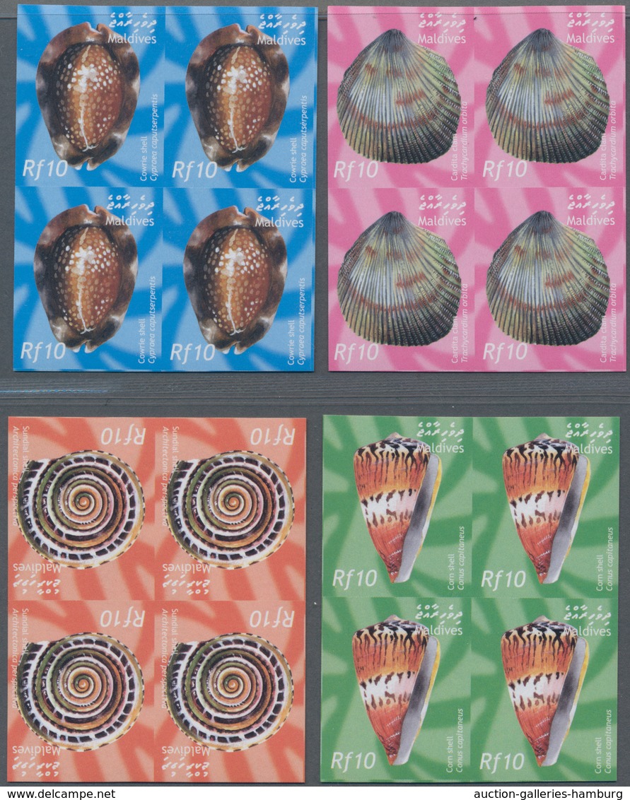 Malediven: 2003, Sea Snails And Shells Complete Set Of Four In IMPERFORATE Blocks Of Four, Mint Neve - Maldiven (1965-...)