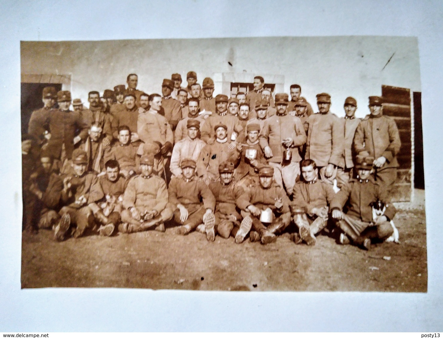 ITALIE - CARTE PHOTO Groupe De Soldats Italiens Avec Chien Mascotte   - 1915-16. TBE - Guerra 1914-18