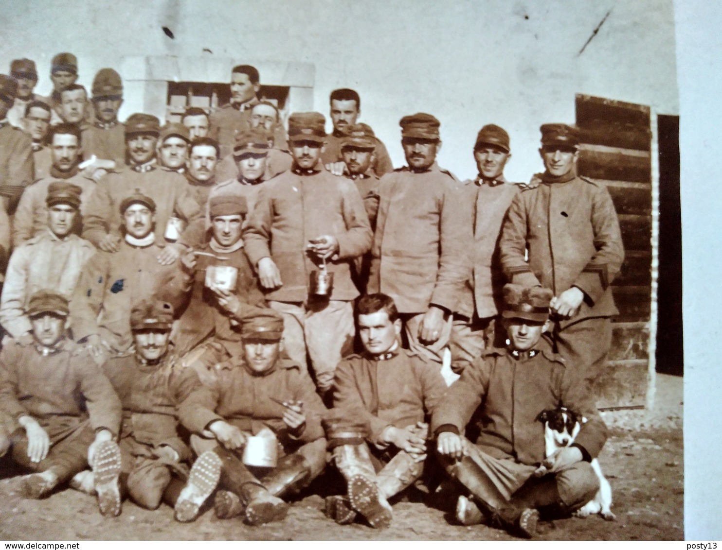 ITALIE - CARTE PHOTO Groupe De Soldats Italiens Avec Chien Mascotte   - 1915-16. TBE - Guerra 1914-18