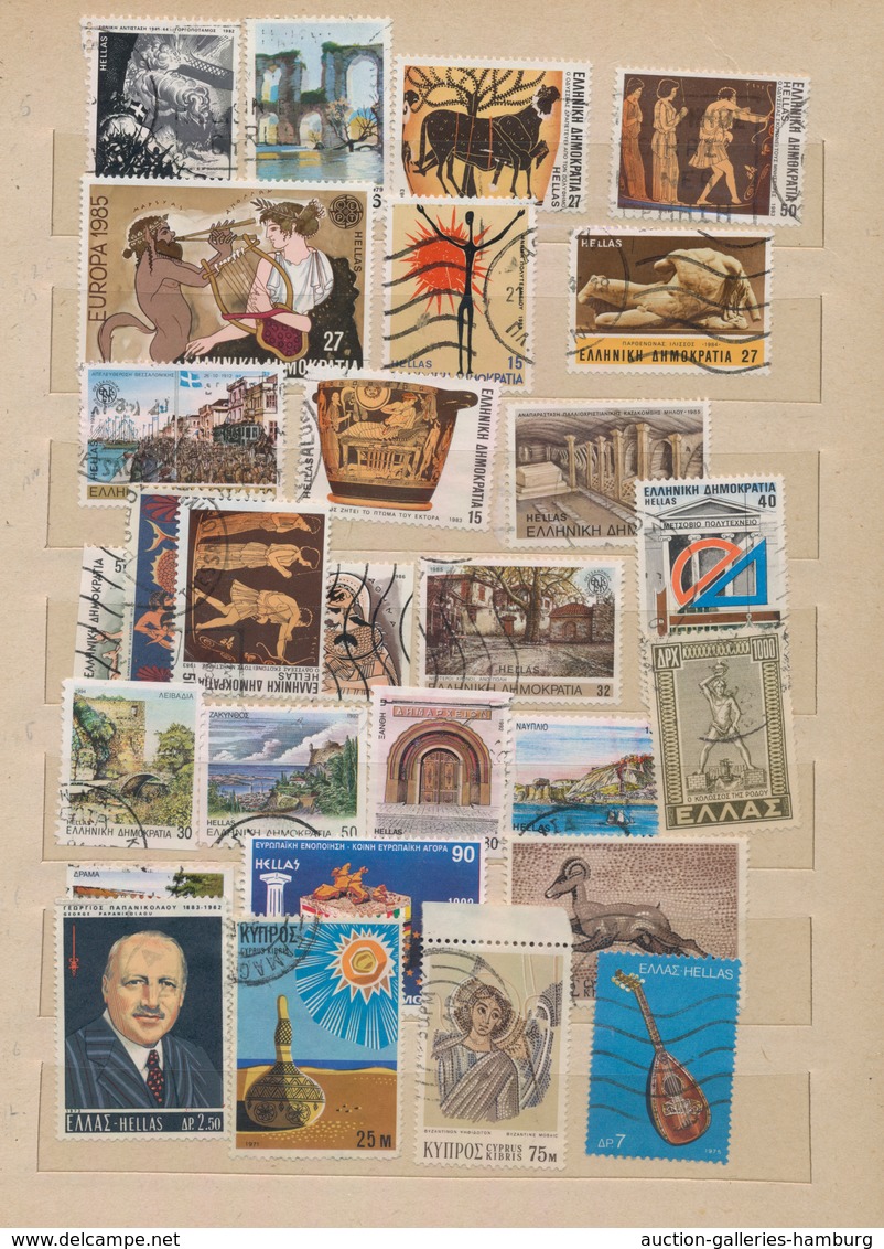 Griechenland: 1860 - 1970 (ca). Album 545 (ca) Stamps From Old To Modern, With Duplicates. Also One - Lettres & Documents