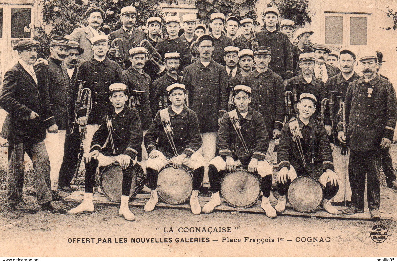 CPA De COGNAC - La Fanfare "La Cognaçaise". - Cognac