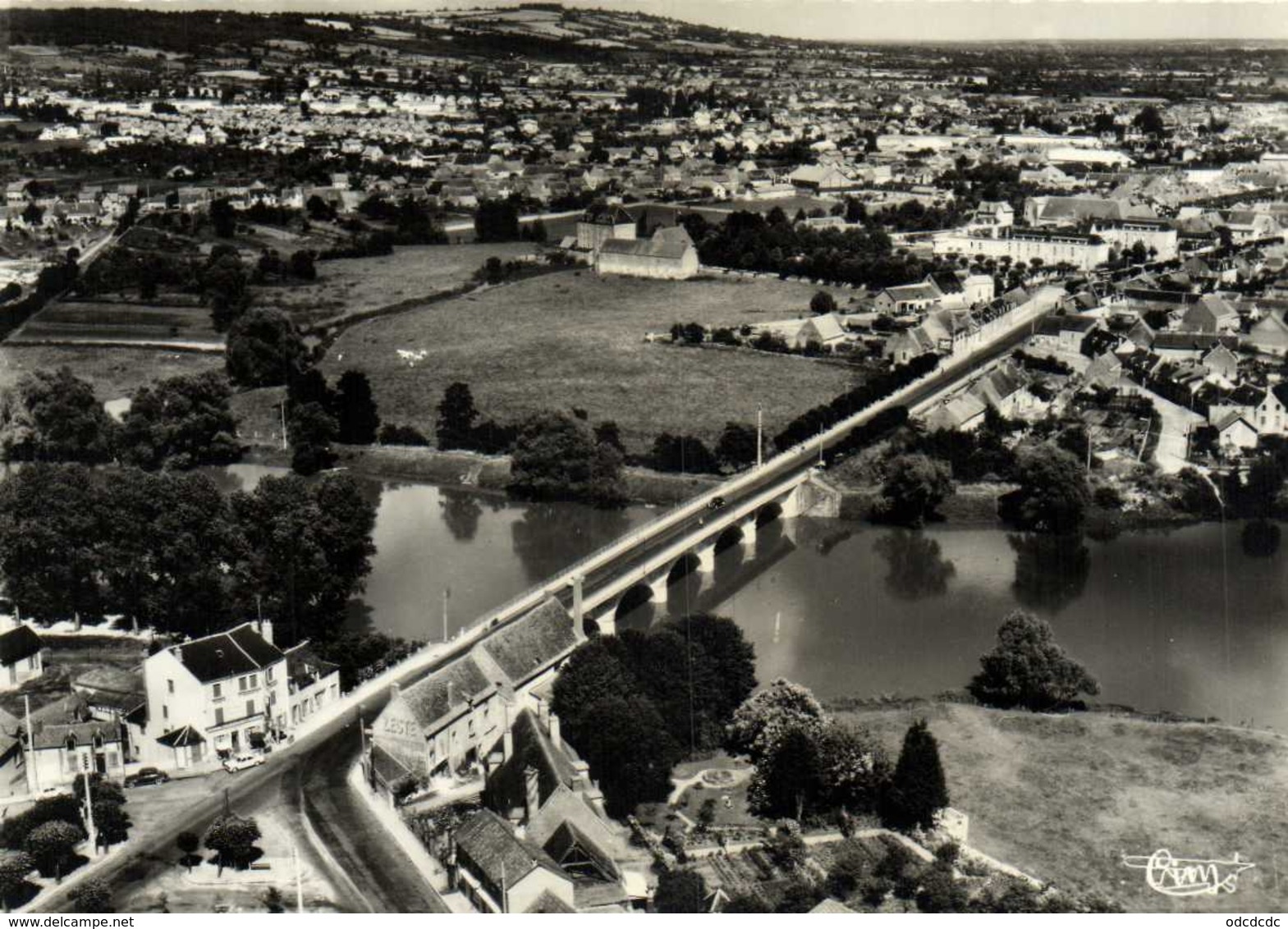 CPSM Grand Format  SAINT AMAND MONTROND  Cher Pont Du Cher Vue Aérienne  RV Combier - Saint-Amand-Montrond