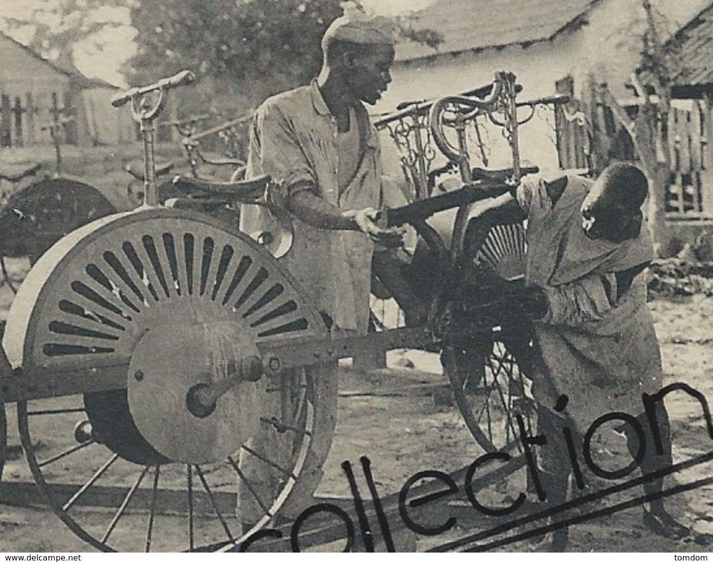 %>>Afrique****Sénégal - Dakar - Montage D'un Vélodrome (voyagée) - Senegal