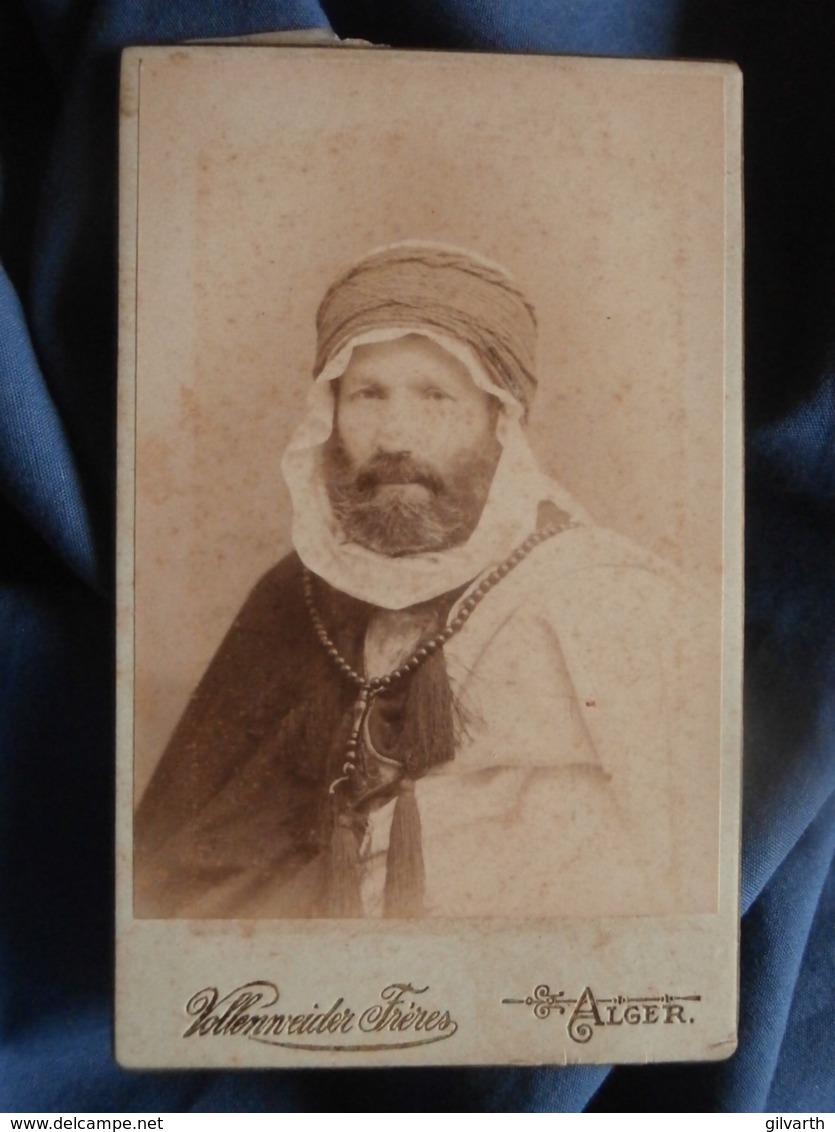 Photo CDV Vollennveider à Alger - Portrait D'un Occidental En Costume Local Vers 1890 Dédicace Au Dos L455 - Anciennes (Av. 1900)