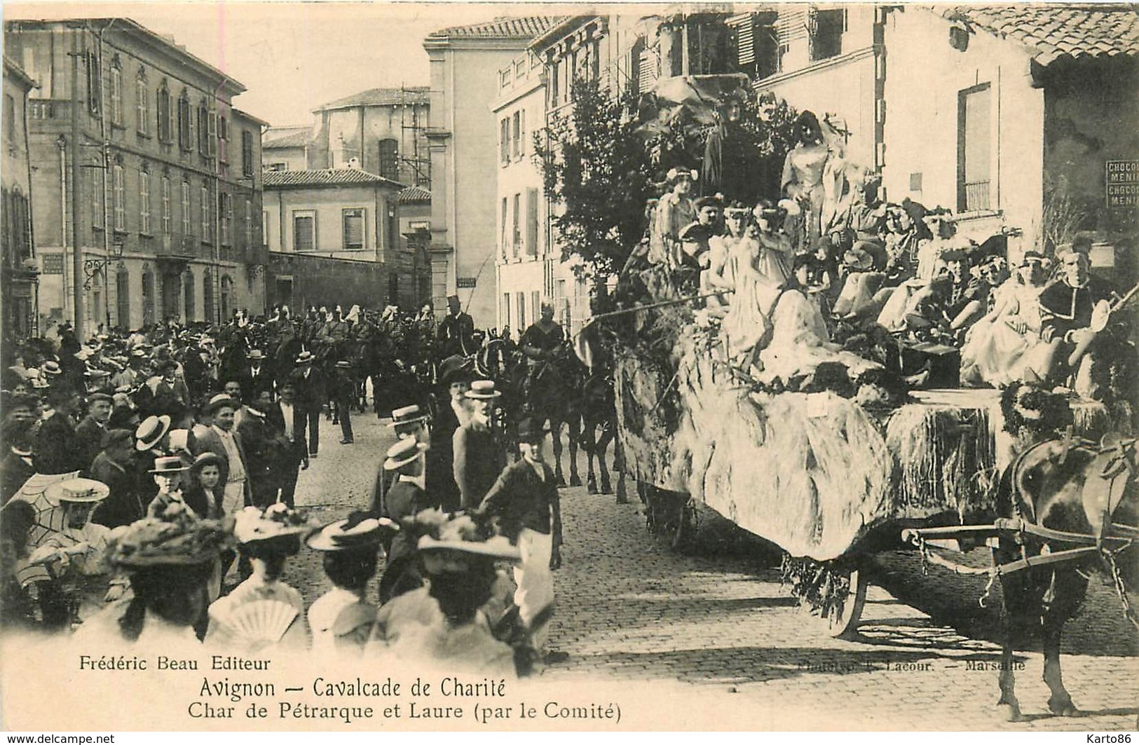 Avignon * Cavalcade De Charité * Char De Pétrarque Et Laure * Par Le Comité * Défilé - Avignon