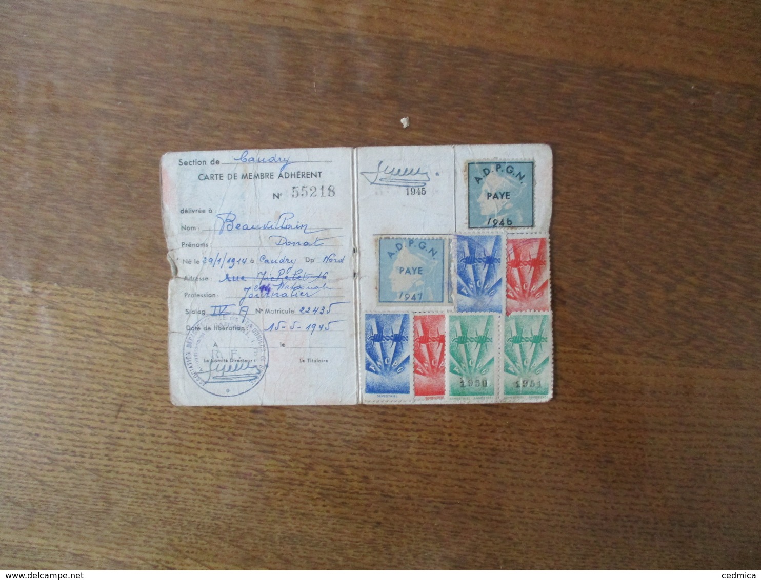 ASSOCIATION DEPARTEMENTALE DES PRISONNIERS DE GUERRE DU NORD CARTE DE MEMBRE ADHERENT TIMBRES 1946 A 1951 - Dokumente