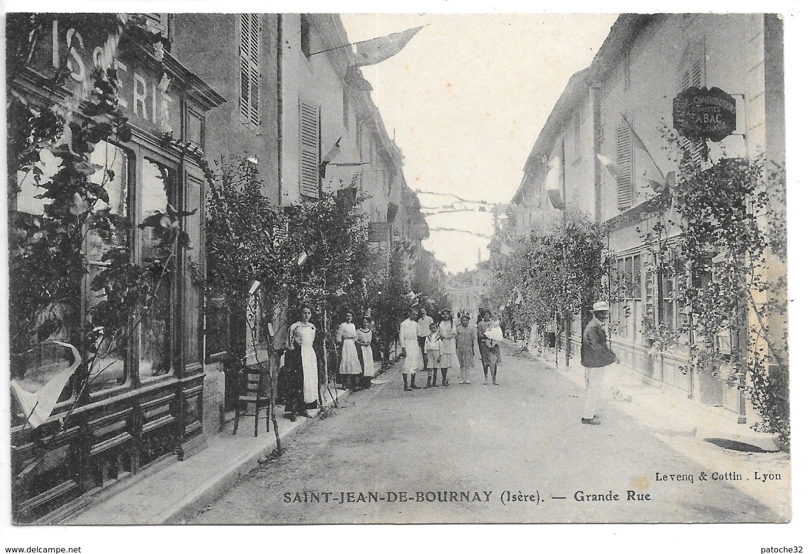 Cpa...Saint-jean-de-Bournay...(Isère)...grande Rue...animée...commerces...tabac...1911... - Saint-Jean-de-Bournay