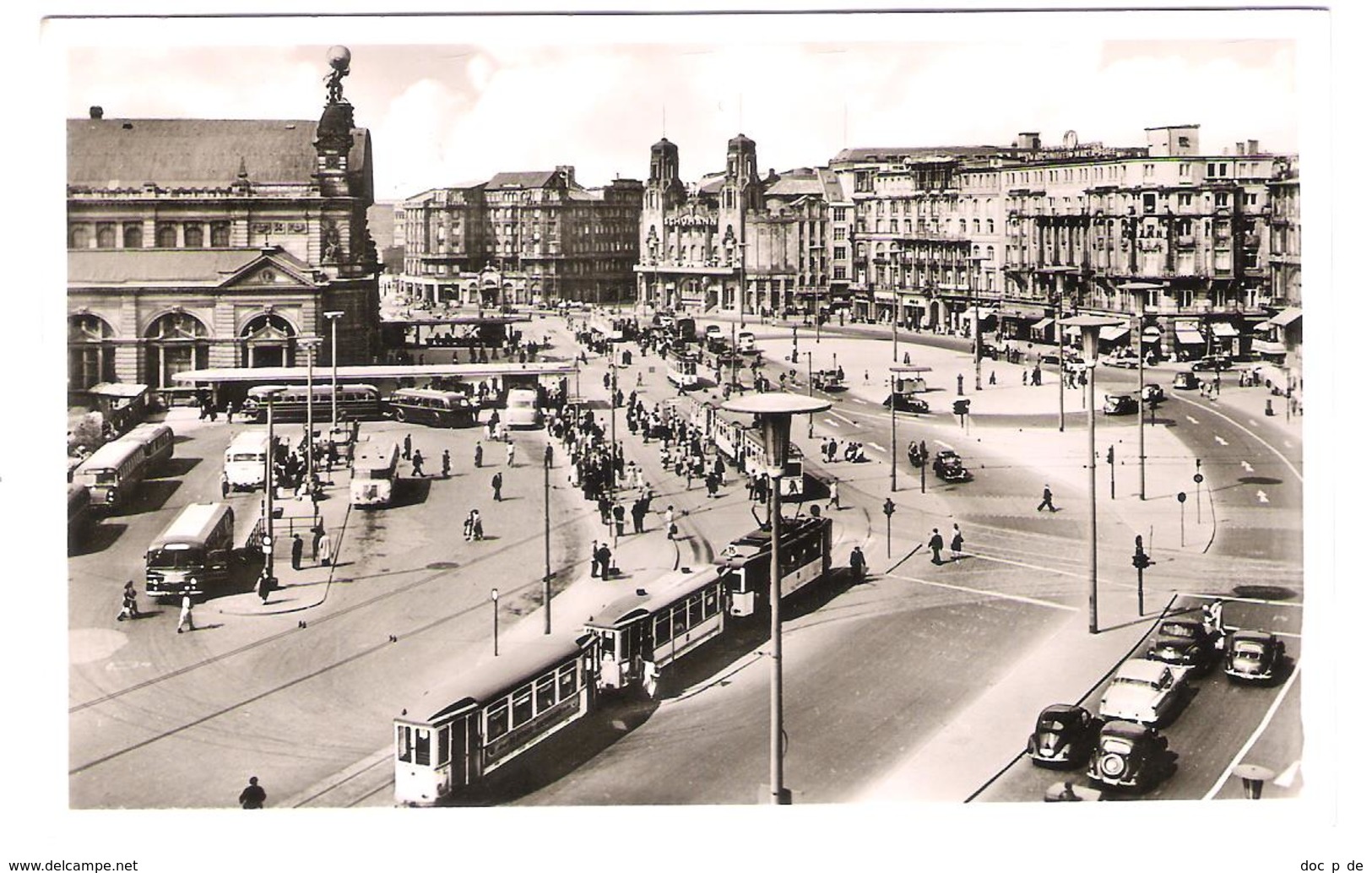 Germany - Frankfurt - Am Bahnhof - Tram - Tramway - Strassenbahn - Bus - Cars - Autos - Strassenbahnen