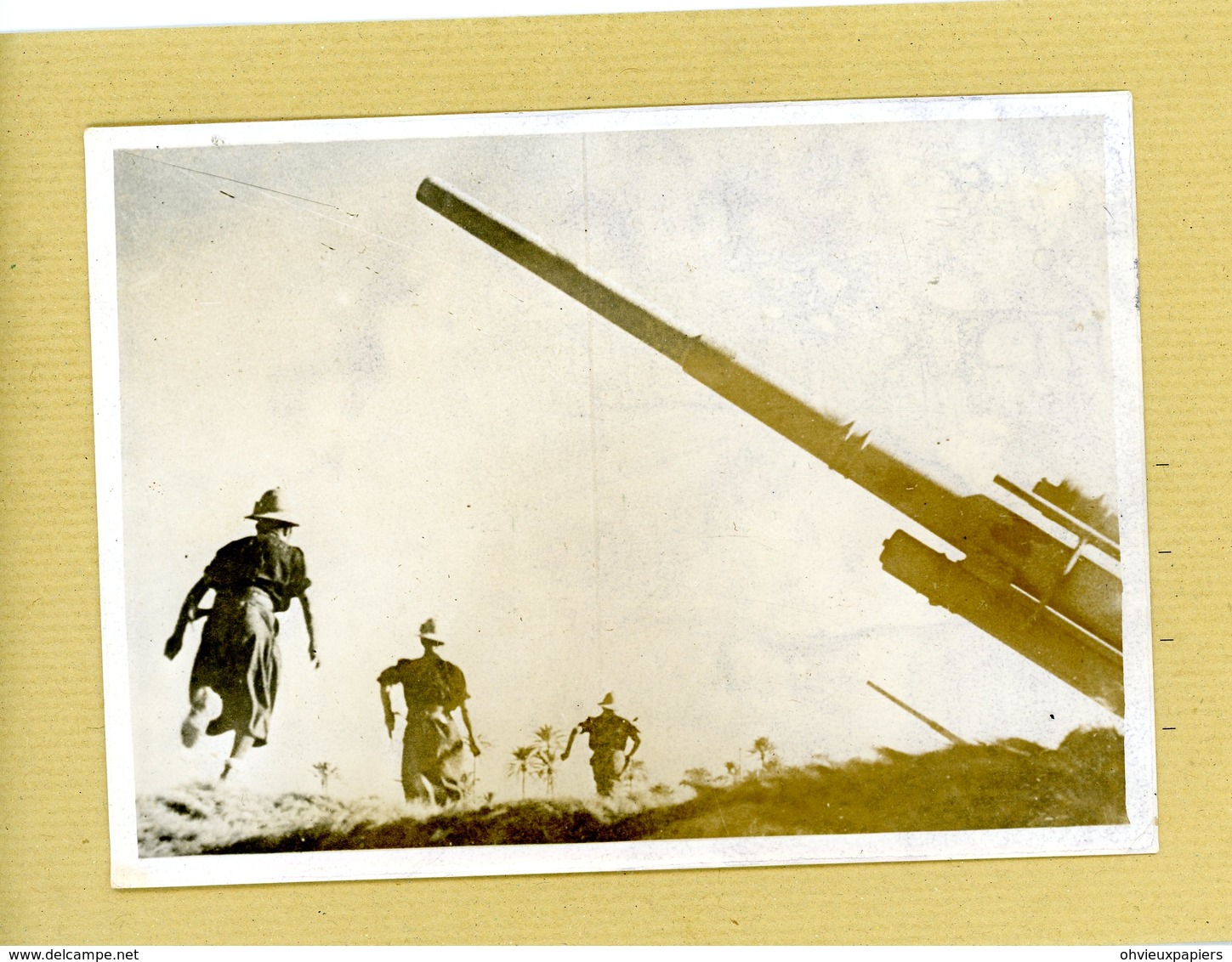 GUERRE  39/45  Attaque De L'infanterie Italienne Sur Le Front  CYRENAIQUE - Guerre, Militaire