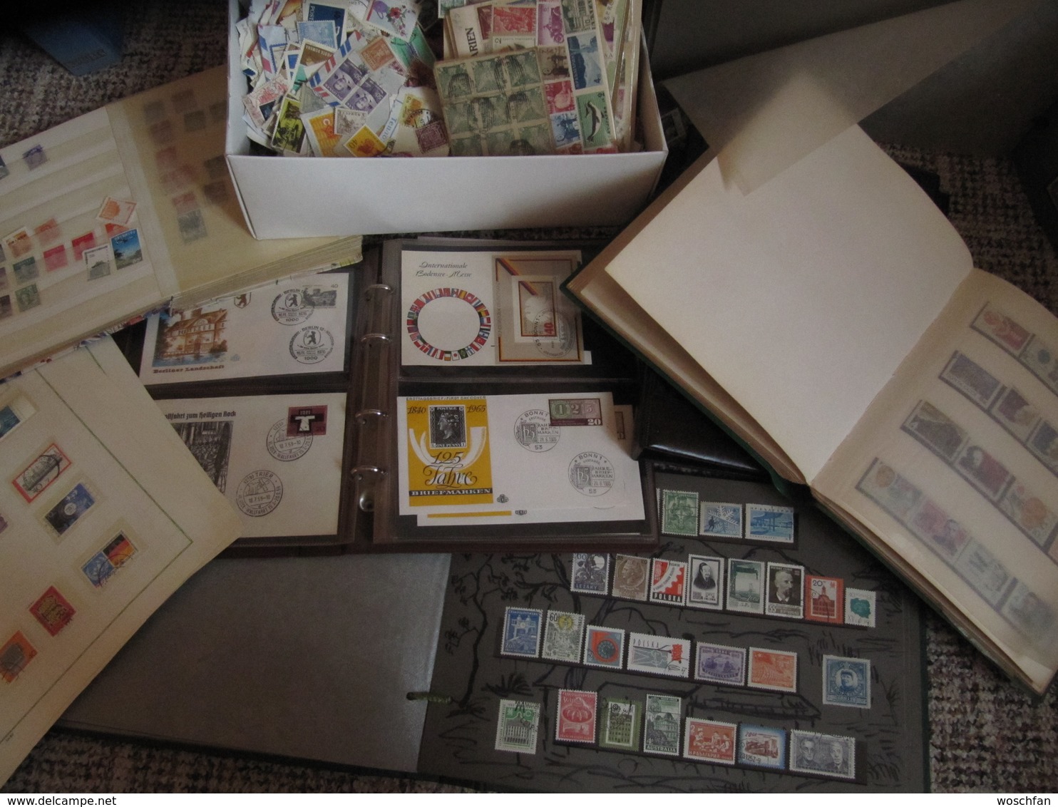 Packet With Albums, Packs, Books, Kiloware From All The World, Obviously Before 1960s - Vrac (min 1000 Timbres)